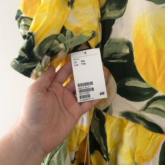 Dress - Picture 3 of 4